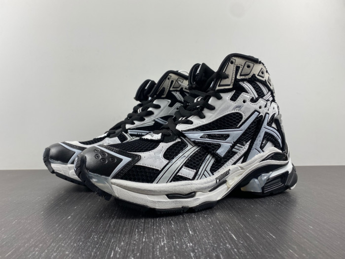 BLCG RUNNER SNEAKER 695364 W2RH2 9018