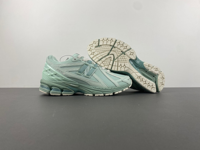 N3W BLANCE 1906R Jade Green M1906RZC