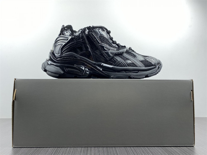 BLCG RUNNER SNEAKER 677403 W3RA9 1000