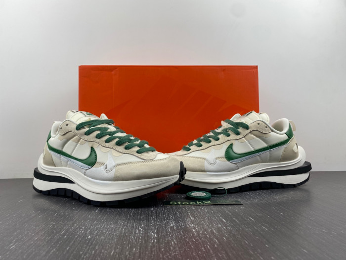 Nike Sacai x VaporWaffle “Tour Yellow ”DD1875-102