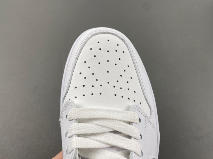 Air Jordan 1 Retro Low 