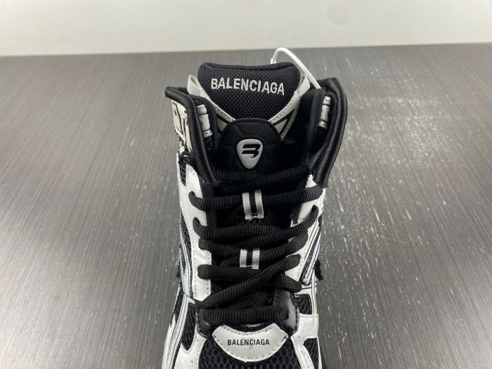BLCG RUNNER SNEAKER 695364 W2RH2 9018