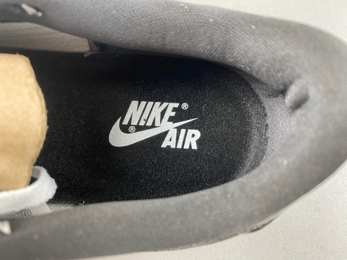Air Jordan 1 Retro Low 