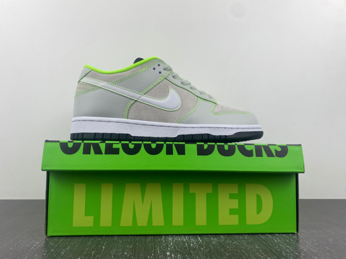 Nike Dunk Low University of Oregon PE (2023) FQ7260-001