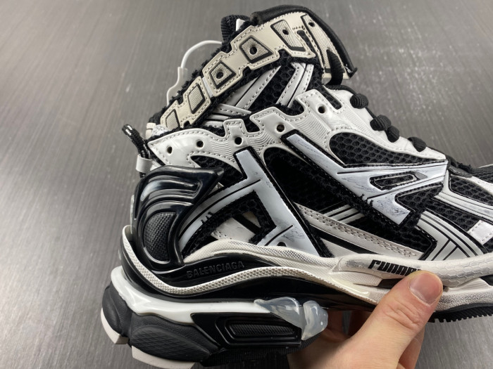 BLCG RUNNER SNEAKER 695364 W2RH2 9018