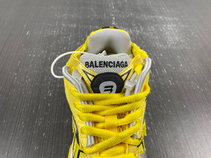 BLCG RUNNER SNEAKER 677402 W2RD3 0510