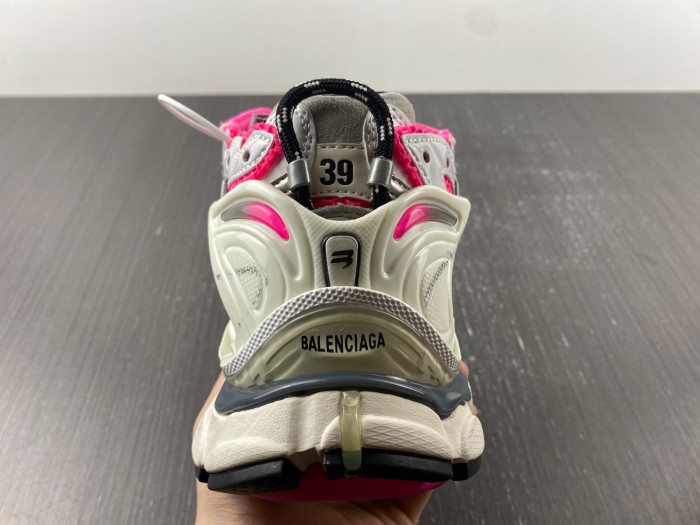 BLCG Runner Sneaker 677402 W3RBN 9155