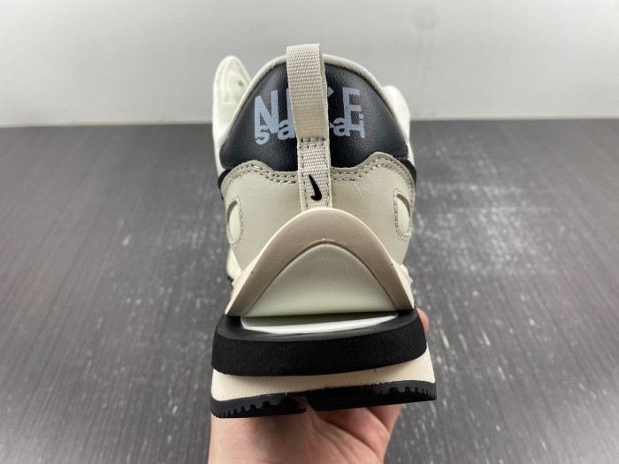 Nike Sacai x VaporWaffle “Tour Yellow ”DD1875-101