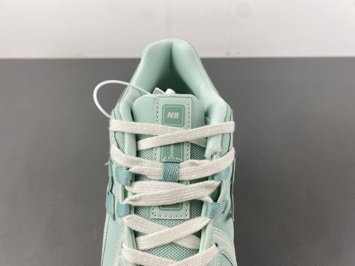 N3W BLANCE 1906R Jade Green M1906RZC