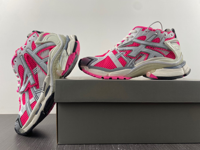 BLCG Runner Sneaker 677402 W3RBN 9155
