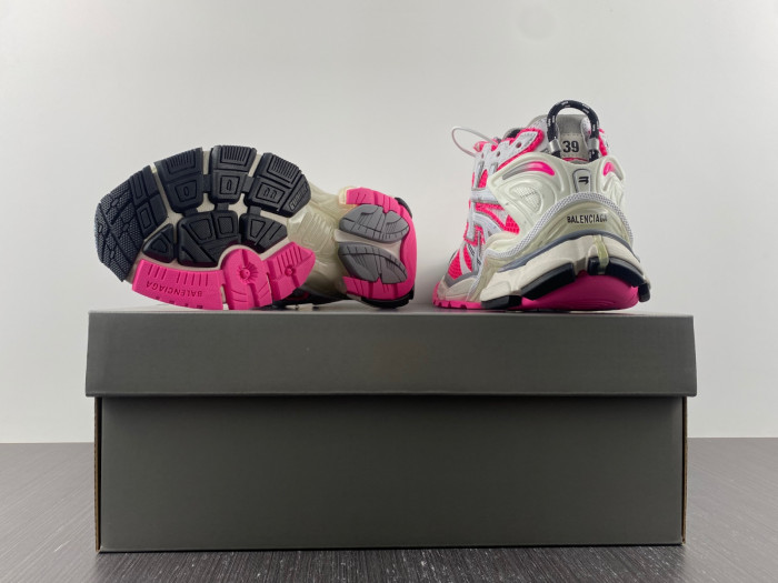 BLCG Runner Sneaker 677402 W3RBN 9155