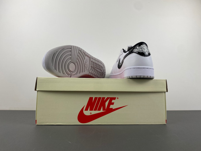 Air Jordan 1 Retro Low 