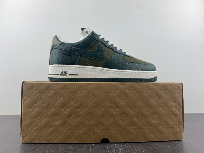 Nike Air Force 1