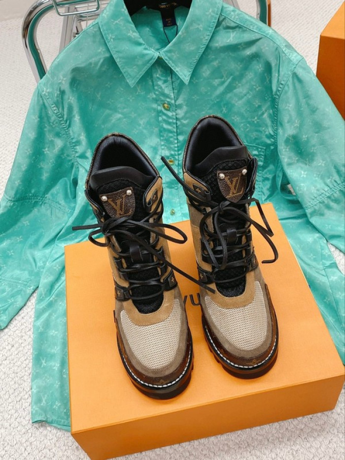 lou1su1tt Boots