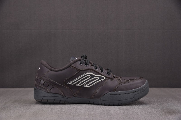 BLCG Hamptons Worn-out Sneaker 841765 WCURB 1190