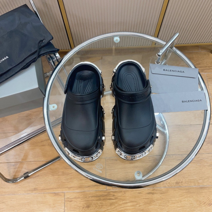 BLCG SLIPPERS