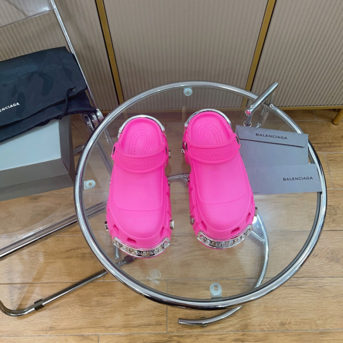 BLCG SLIPPERS