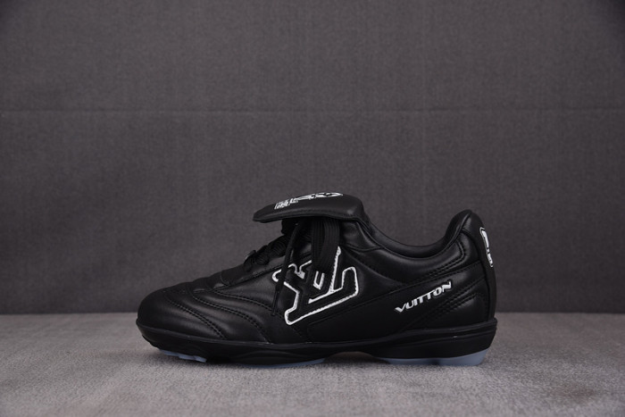 Lou1su1tt Footprint Soccer Black White