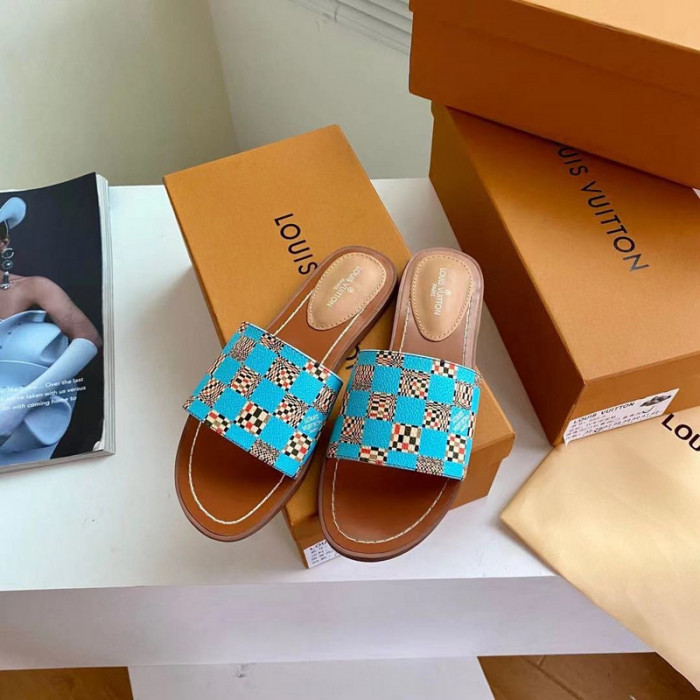 Lou1su1tt slides