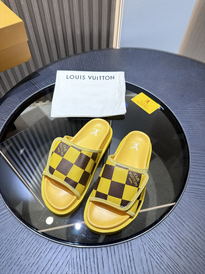 Lou1su1tt slides
