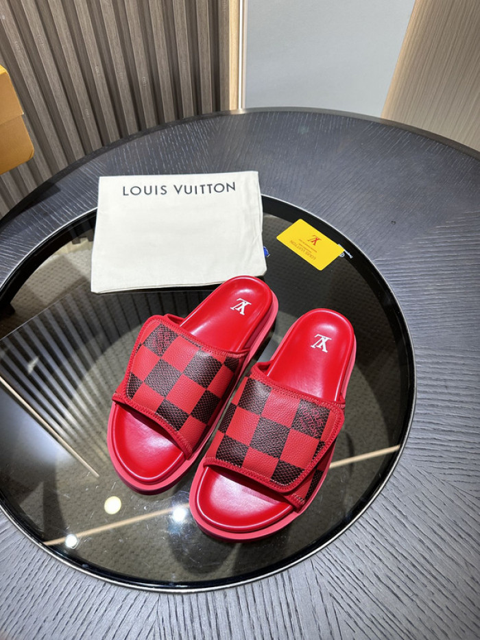 Lou1su1tt slides