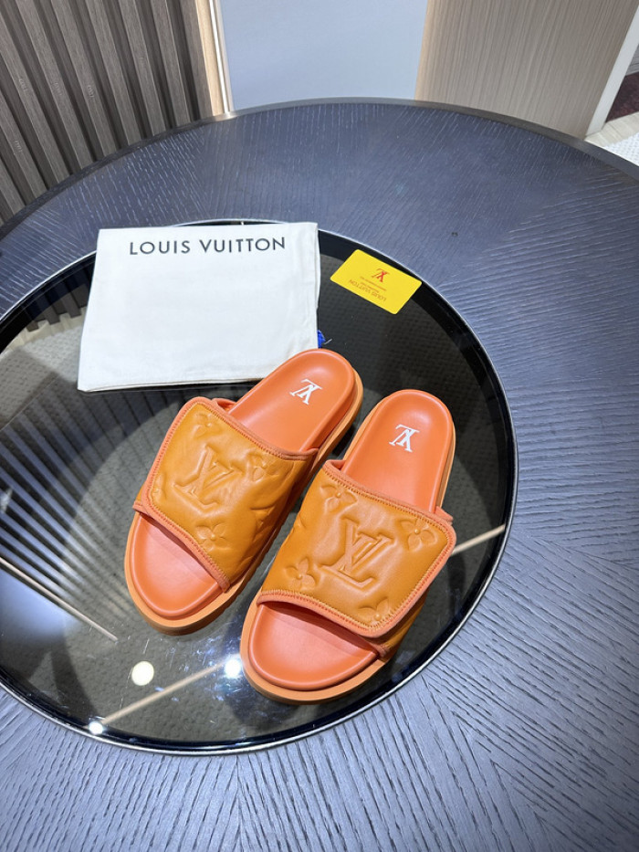 Lou1su1tt slides