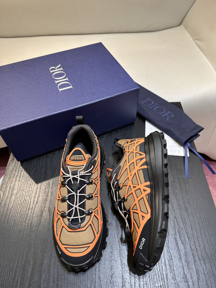 D10R B31 Runner Beige Orange