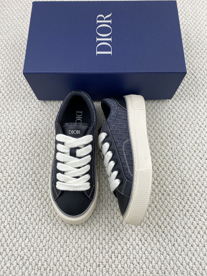 D10R B33 Sneaker