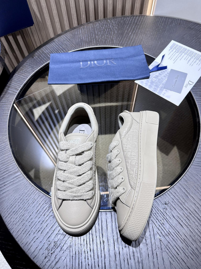 D10R B33 Sneaker