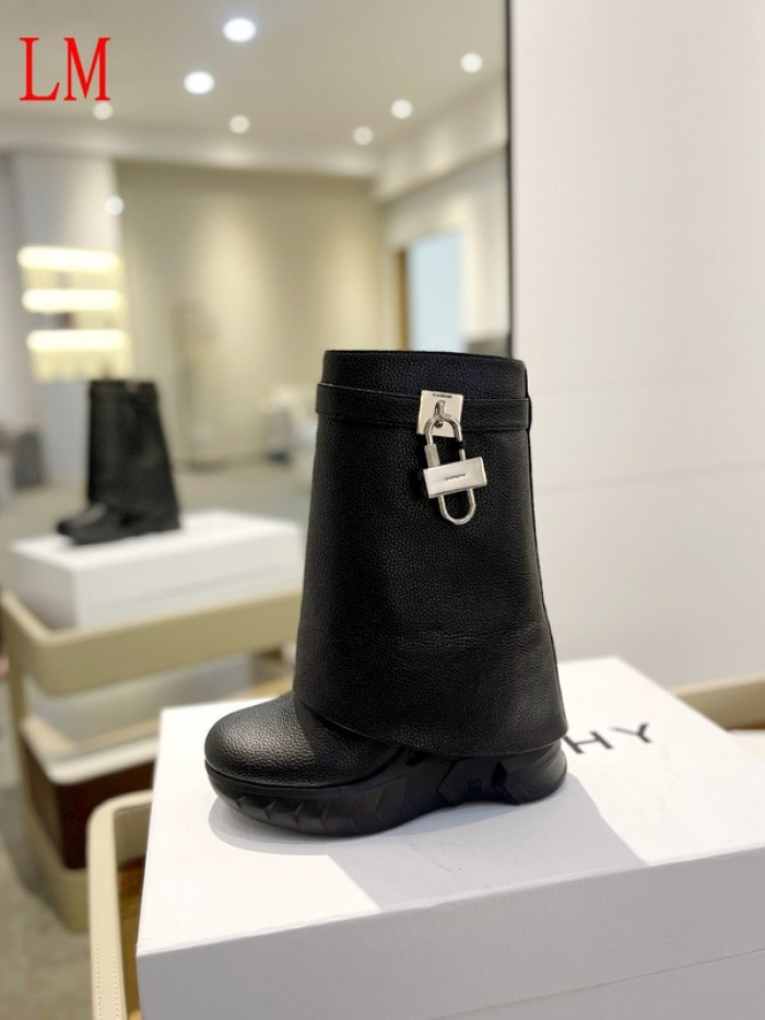 G1VENCHY BOOTS