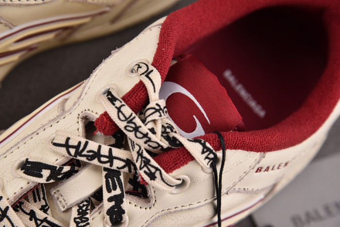 BLCG Hamptons Worn-out Sneaker 841765 WCURS 9960
