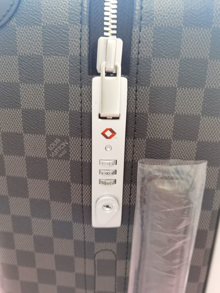 Lou1su1tt TRAVEL BOX