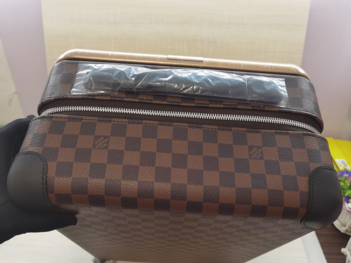Lou1su1tt TRAVEL BOX
