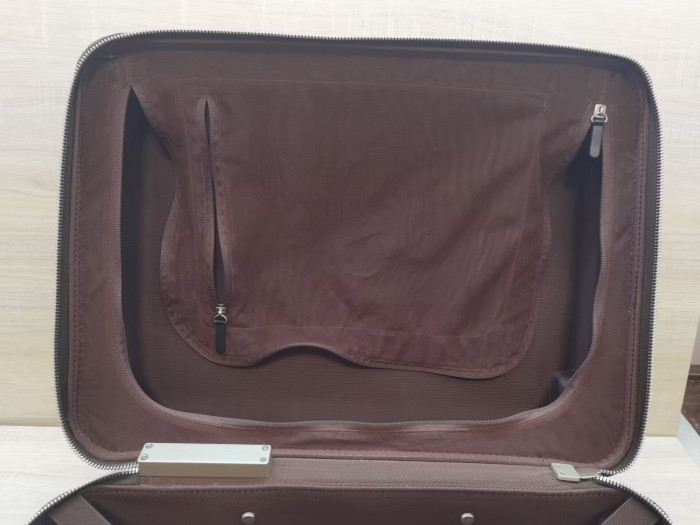 Lou1su1tt TRAVEL BOX